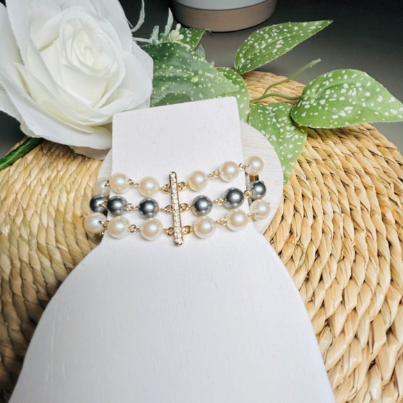 Nancy Nelson Gray and White Faux Pearl Crystal Bracelet Triple Strand - Picture 5 of 15